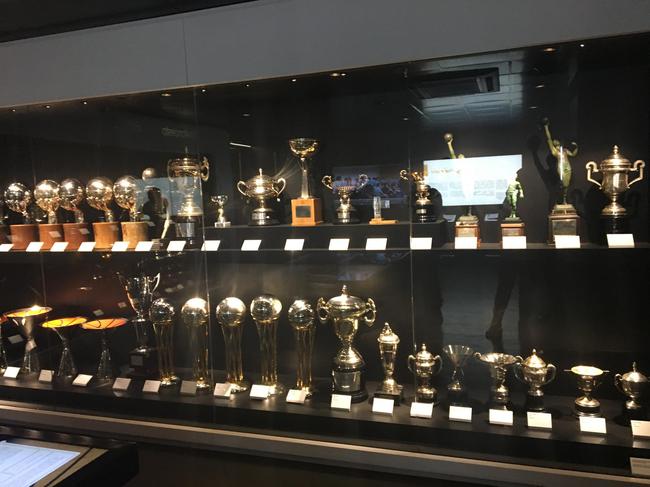 关于达拉斯独行侠今晨更衣室发声，志在国王杯名次提升，管理层满意，资深球员宣示担当的信息