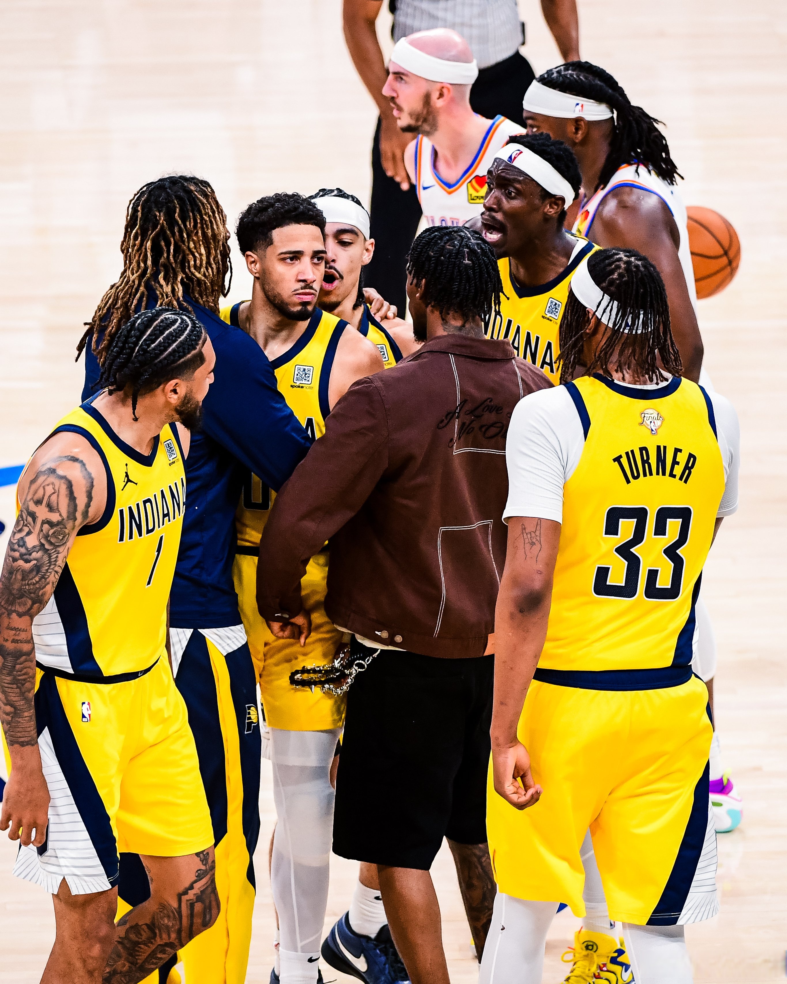 CBA常规赛窗口期走向成谜，印第安纳步行者再遭质疑，气氛紧张，训练强度明显提升 