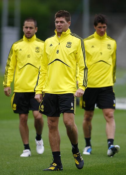 欧联赛程吃紧，利物浦赛后更衣室发声，态度坚定，更衣室氛围转暖(欧冠利物浦vs皇马)