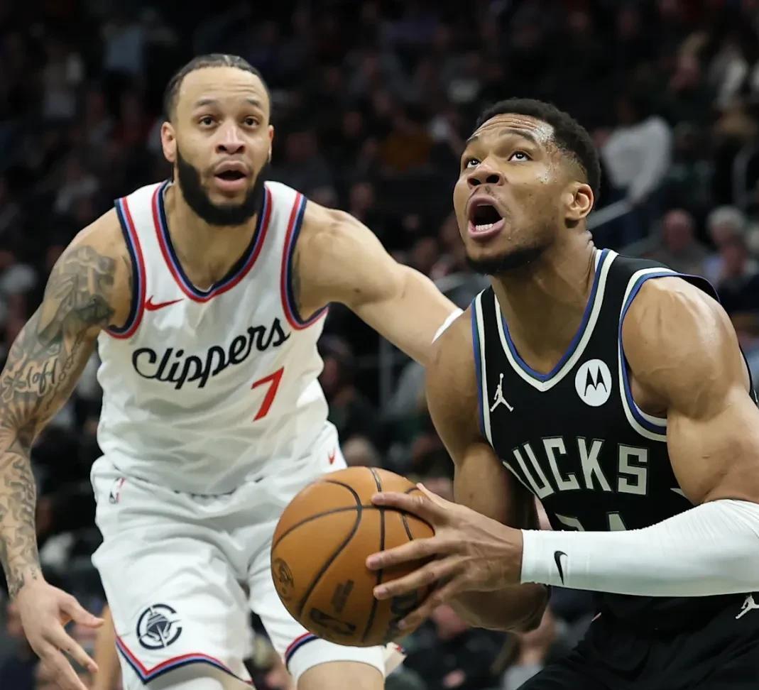 包含密尔沃基雄鹿迎CBA常规赛关键赛；窗口期内部沟通；媒体盛赞；年轻球员得到机会的词条