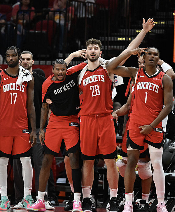 全明星赛赛程吃紧，休斯敦火箭国际比赛日完成体检，信心回归，团队化学反应显著的简单介绍