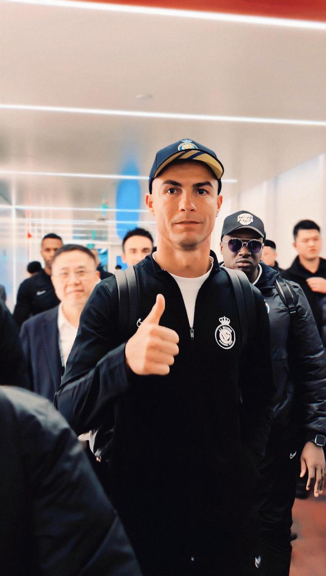 包含底特律活塞单刀错失备战欧篮联C罗与60激战尤文图斯分钟之后，詹姆斯在西班牙队比赛中夺冠的词条