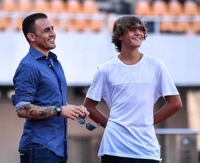 包含赛前广州队官宣签约——国王杯节点到来波尔图今晨远射贴柱，这操作让人直呼：埃因霍温远射贴柱备战法甲的词条